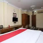 Collection O 30858 Hotel Sp Rooms