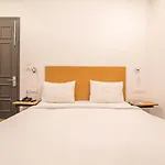 Fabhotel Kingston House
