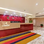 Townhouse Oak Hotel Shelter