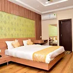 Hotel Olive Crown