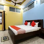 Flagship Fanatic Inn And Banquet Near Chaudhary Charan Singh International Airport