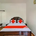 Oyo Hotel Shanti Kuti Home Stay Near Gomti Riverfront Park