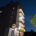 Townhouse Oak Vs Shivanya