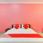 Hotel O Trimurti Palace Near Gomti Riverfront Park