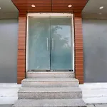 Super Hotel O Gomti Nagar Near Amity Formerly Hotel Green Apple