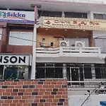Hotel O Relax Home Stay