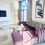Luxora Suite