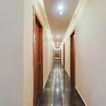 Townhouse Majestic Hotel Near Phoenix Palassio