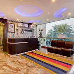 Super Townhouse Oak Hind Palace Near Gomti Riverfront Park