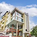 Super Townhouse Oak Hind Palace Near Gomti Riverfront Park