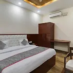 Rrooms Trijal Hotel Banquet