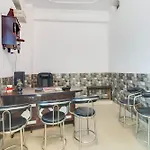 Hotel O Dolphin