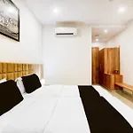 Super Townhouse The Nawab Hotel And Banquet