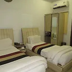 Oyo 1358 Hotel Crossroad