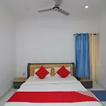 Oyo 11069 Hotel Star Inn