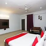 Oyo 18648 Raj Inn