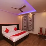 Oyo 33387 Laxmi Lawn And Resort Suite
