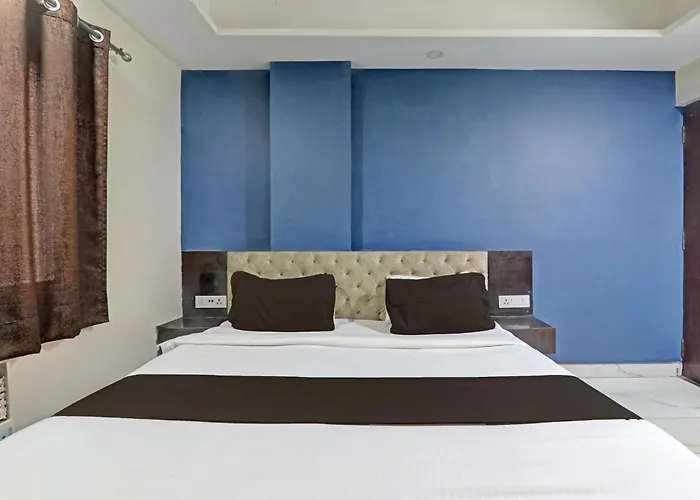 Hotel O Champ Inn
