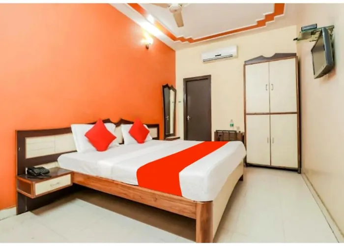Hotel Premium Sunrise Near Hanuman Temple And Railway Station - Parking And Wifi Facilities - Air Conditioning Luxury Room - A Top Rated Four Star Hotel