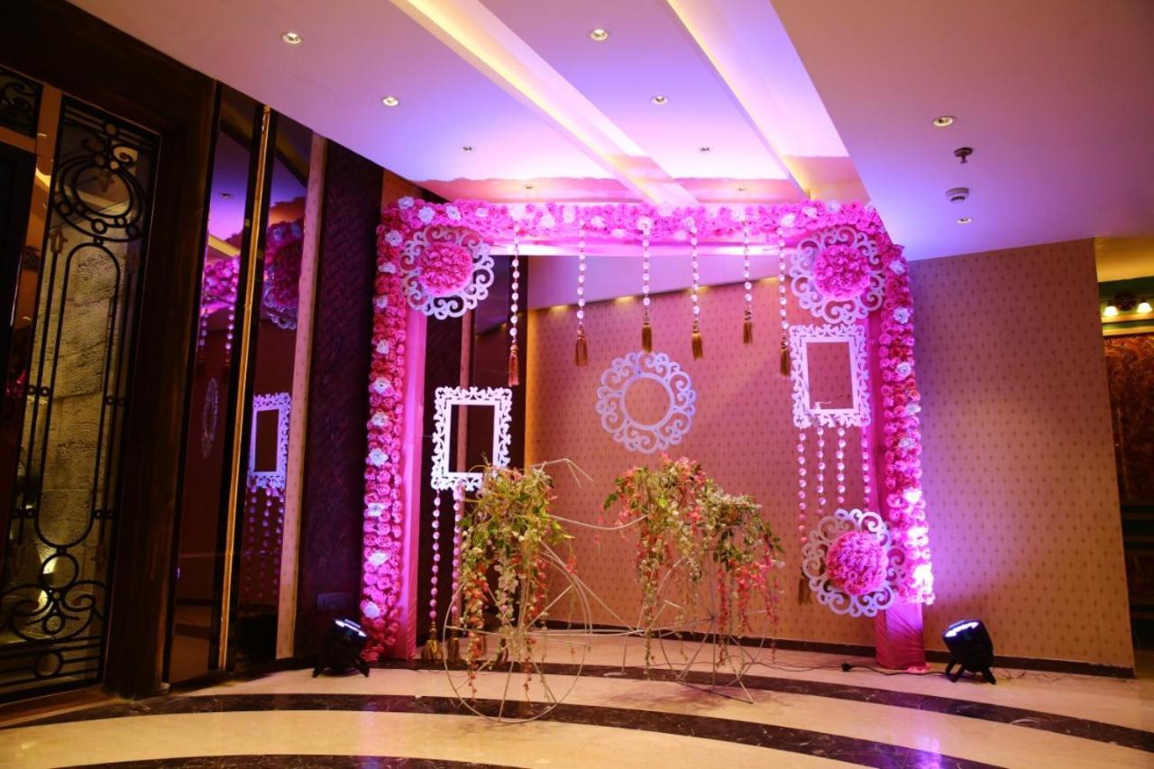 Crossroad 3* Lucknow
