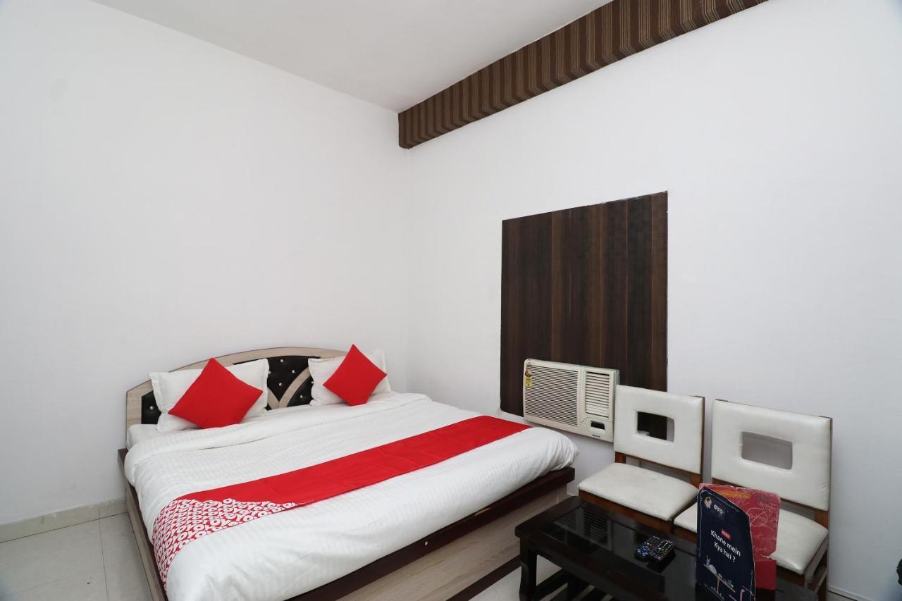 Hotel Oyo 24572 Express Inn Lucknow
