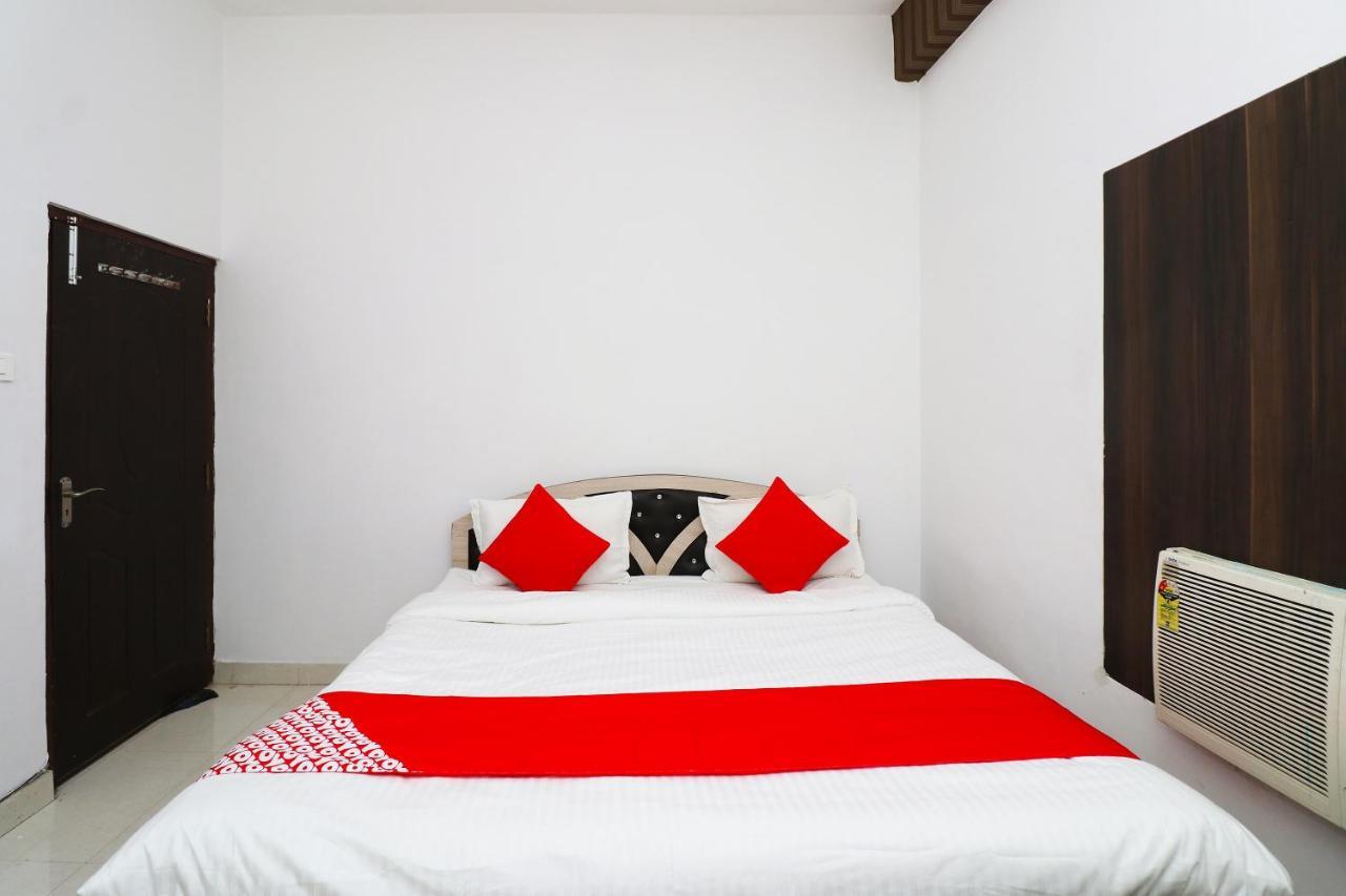 Oyo 24572 Express Inn Lucknow