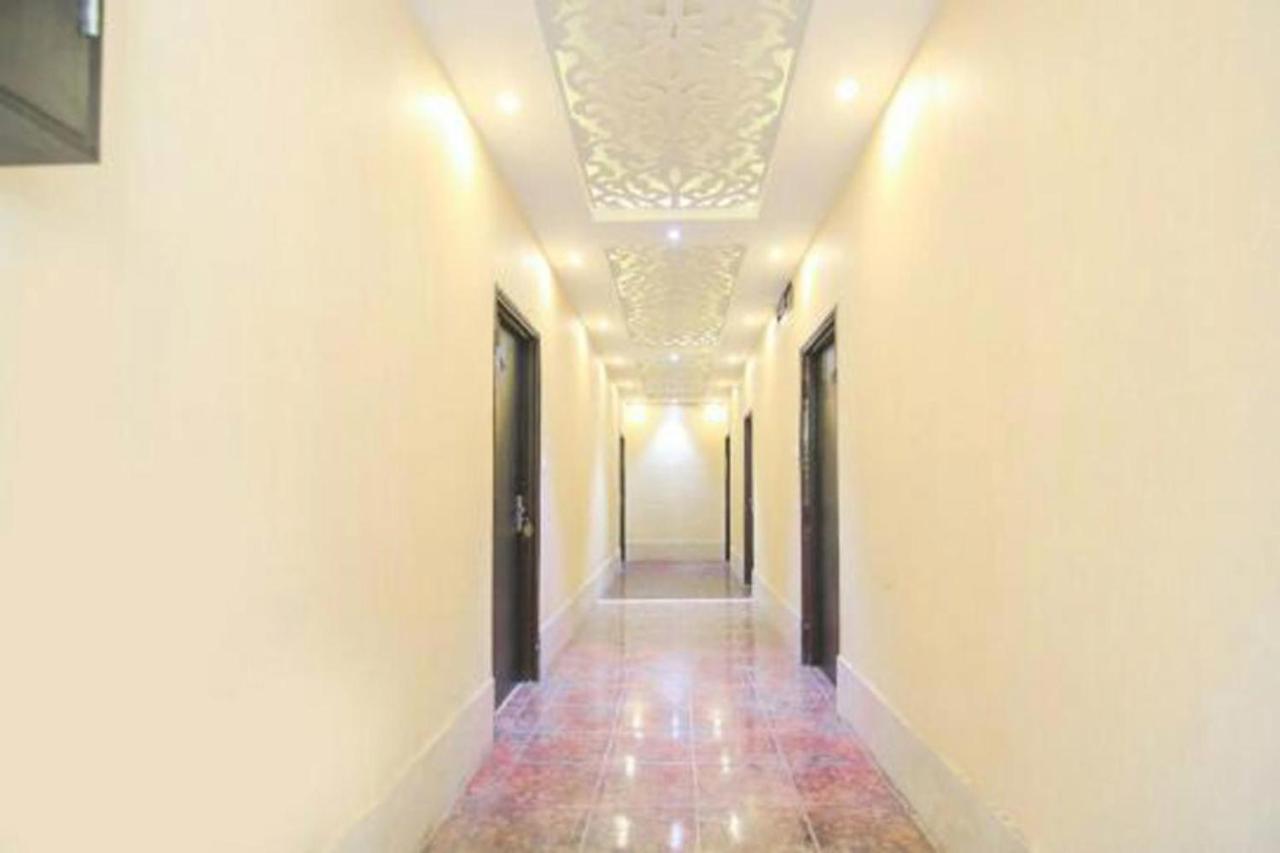 Goroomgo Rajput Charbagh Lucknow