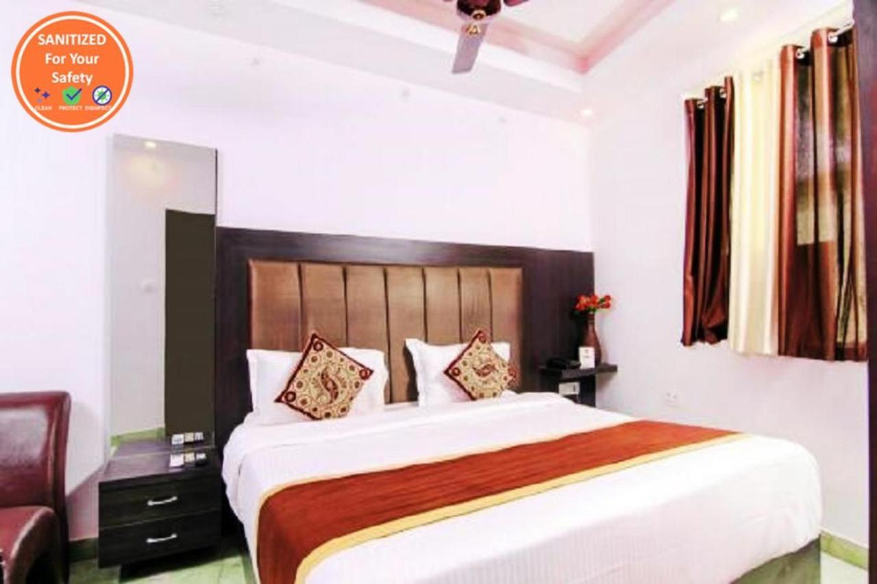 Hotel Goroomgo Rajput Charbagh