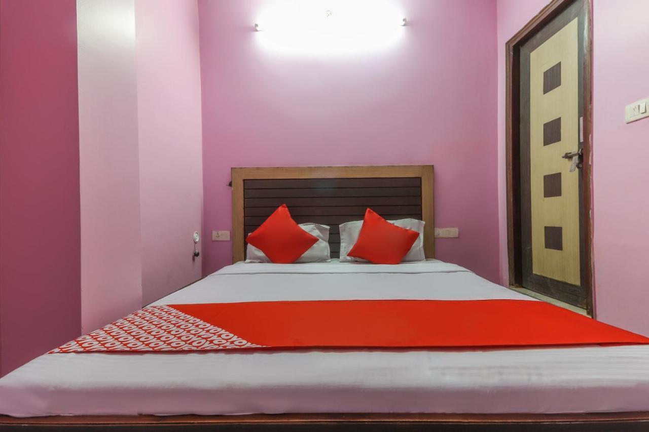 Hotel Oyo 49718 Basant 3*