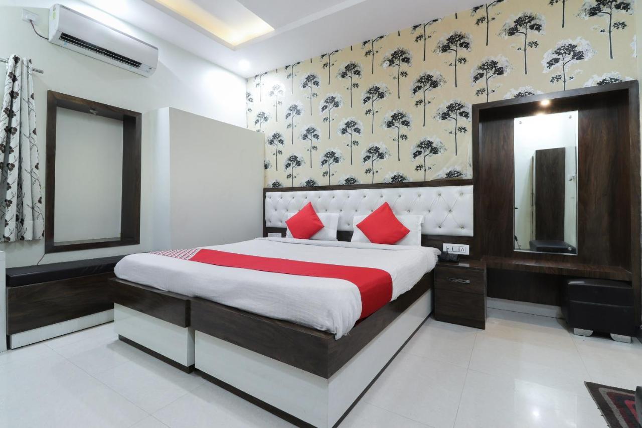 Oyo 49718 Basant Hotel 3*