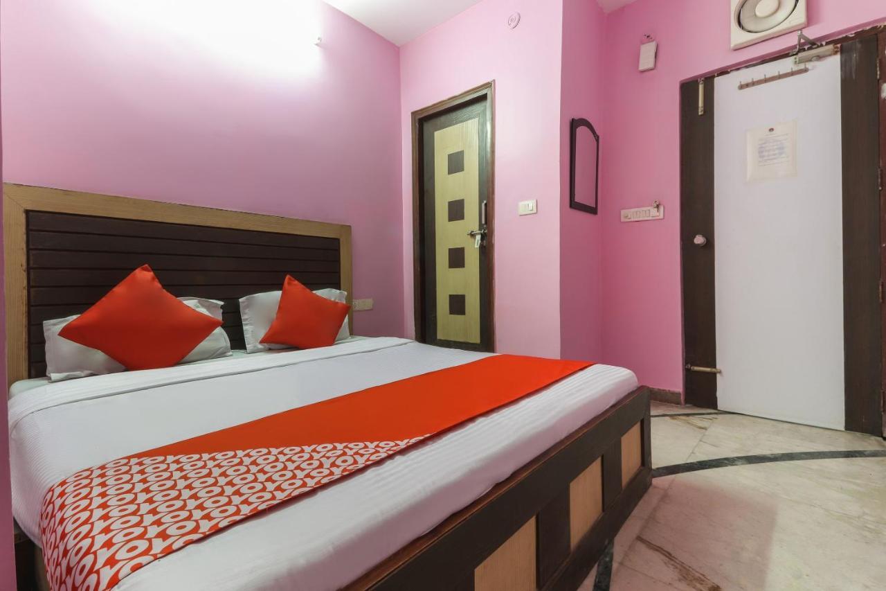Oyo 49718 Basant Lucknow