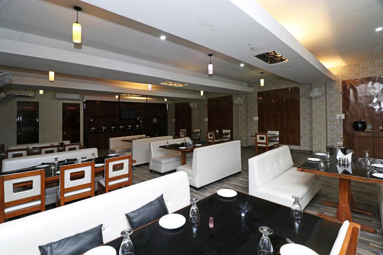 Hotel Oyo 24572 Express Inn Lucknow