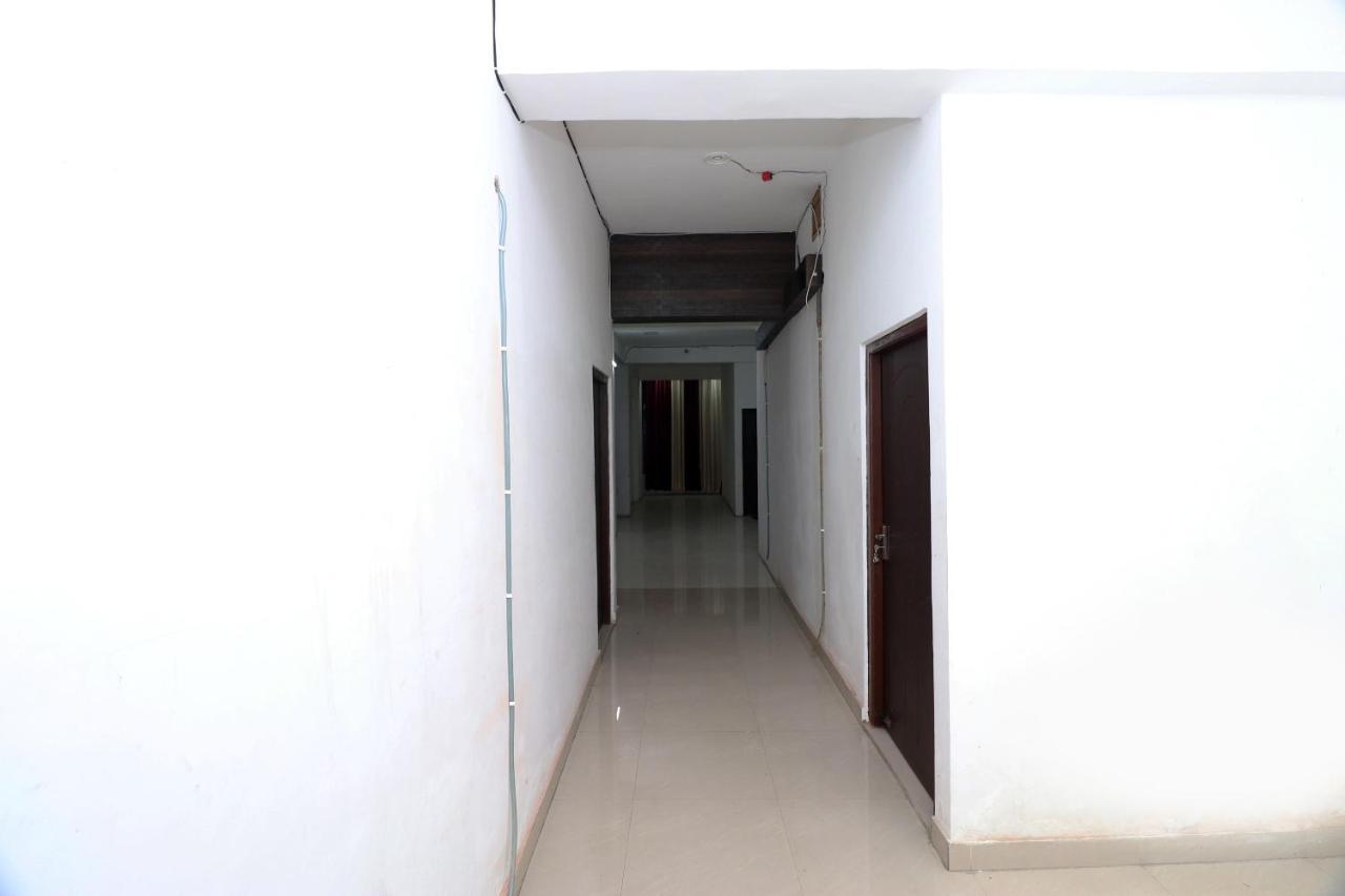 Oyo 24572 Express Inn 3* Lucknow