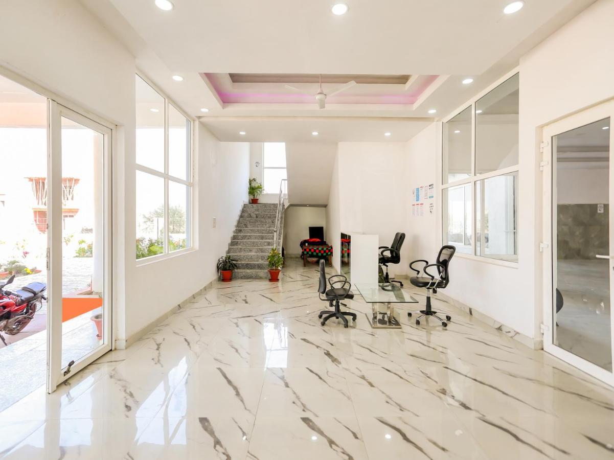 Flagship 79361 Bandhan Lawns And Banquet Hotel 3*