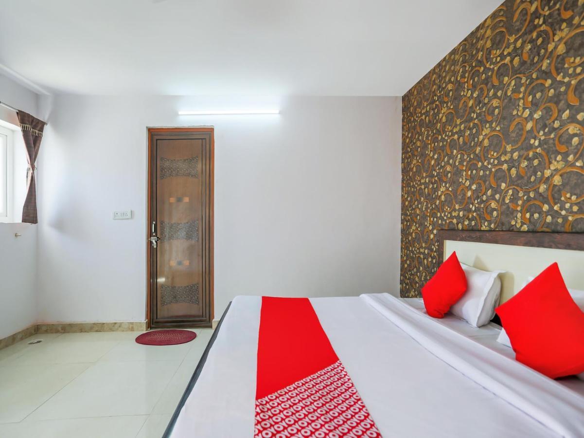 Flagship 79361 Bandhan Lawns And Banquet 3*