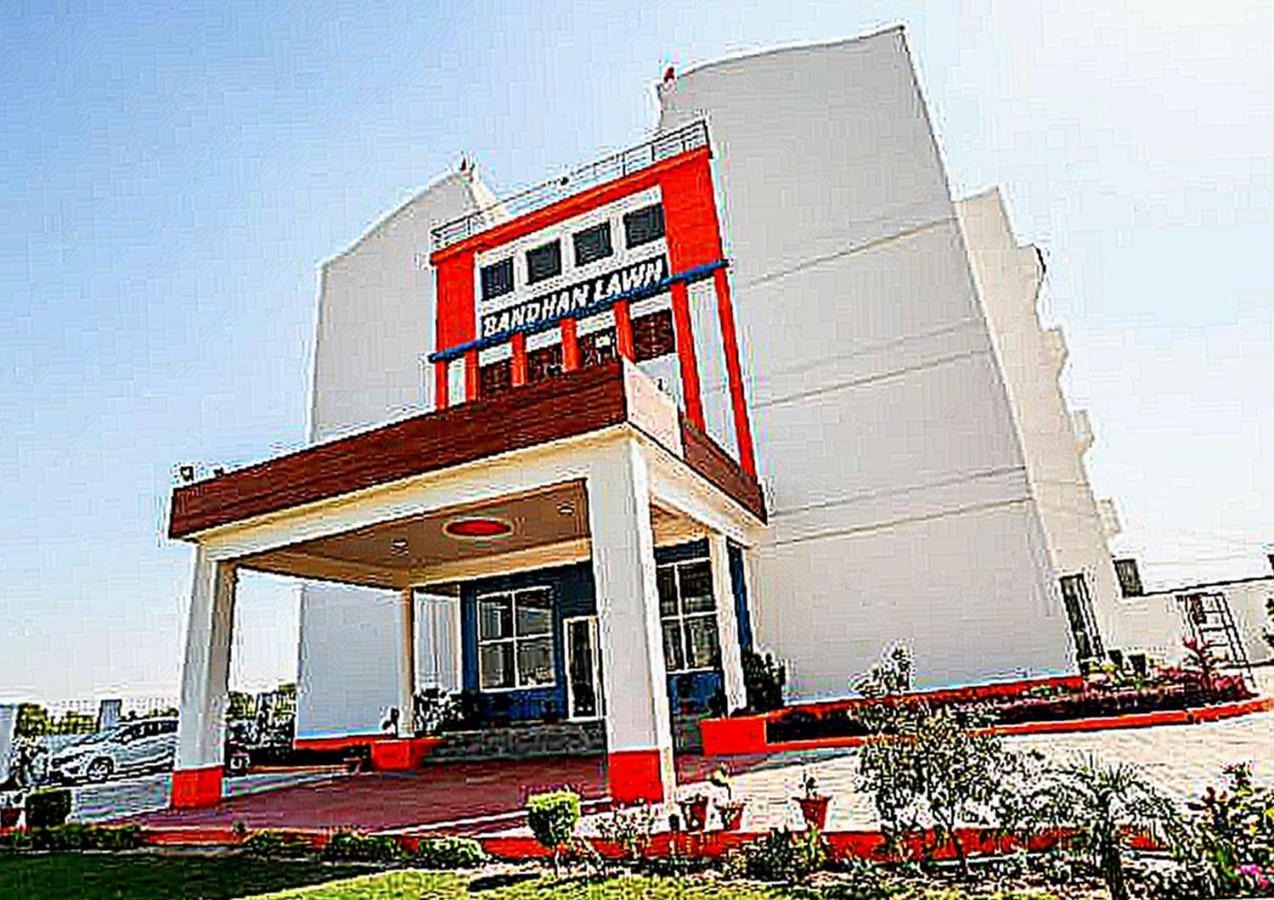 Flagship 79361 Bandhan Lawns And Banquet 3*