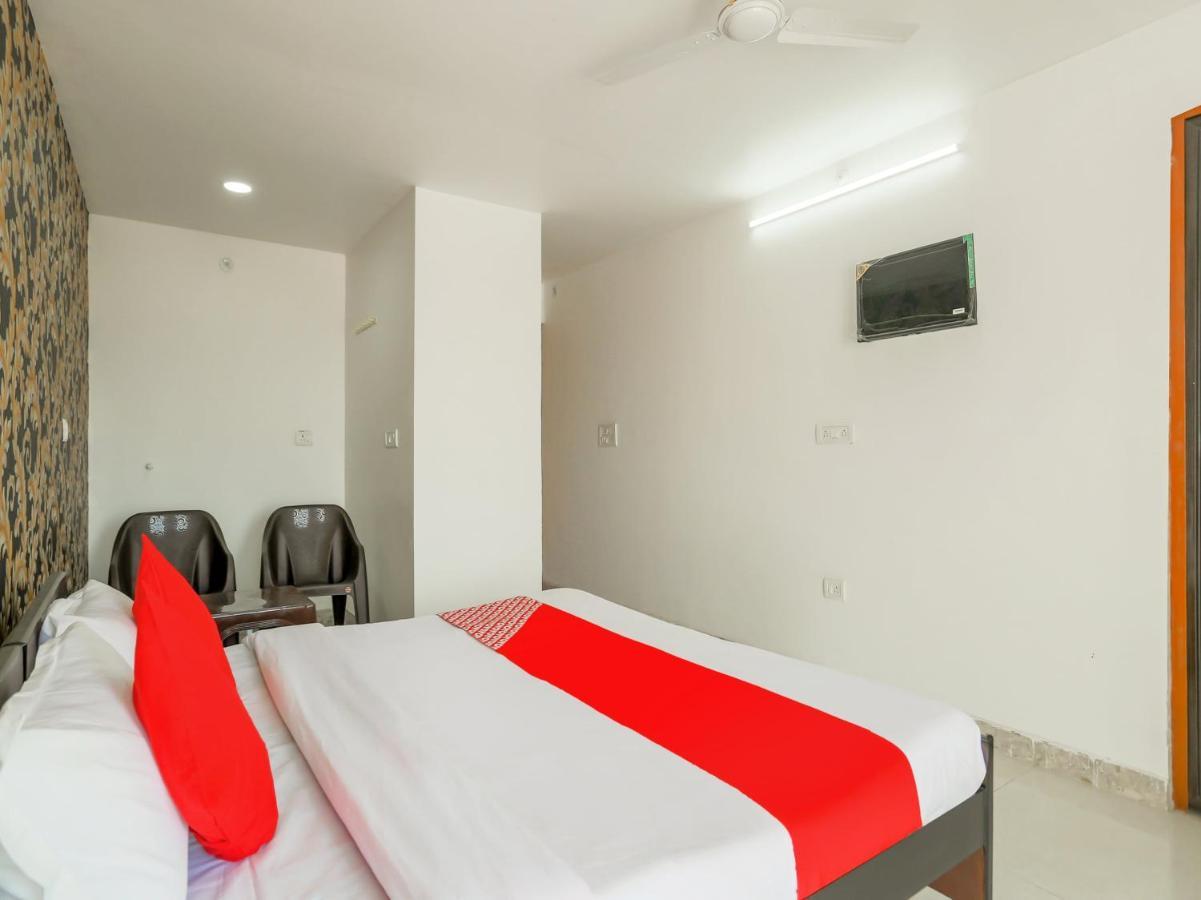 Flagship 79361 Bandhan Lawns And Banquet Hotel 3*