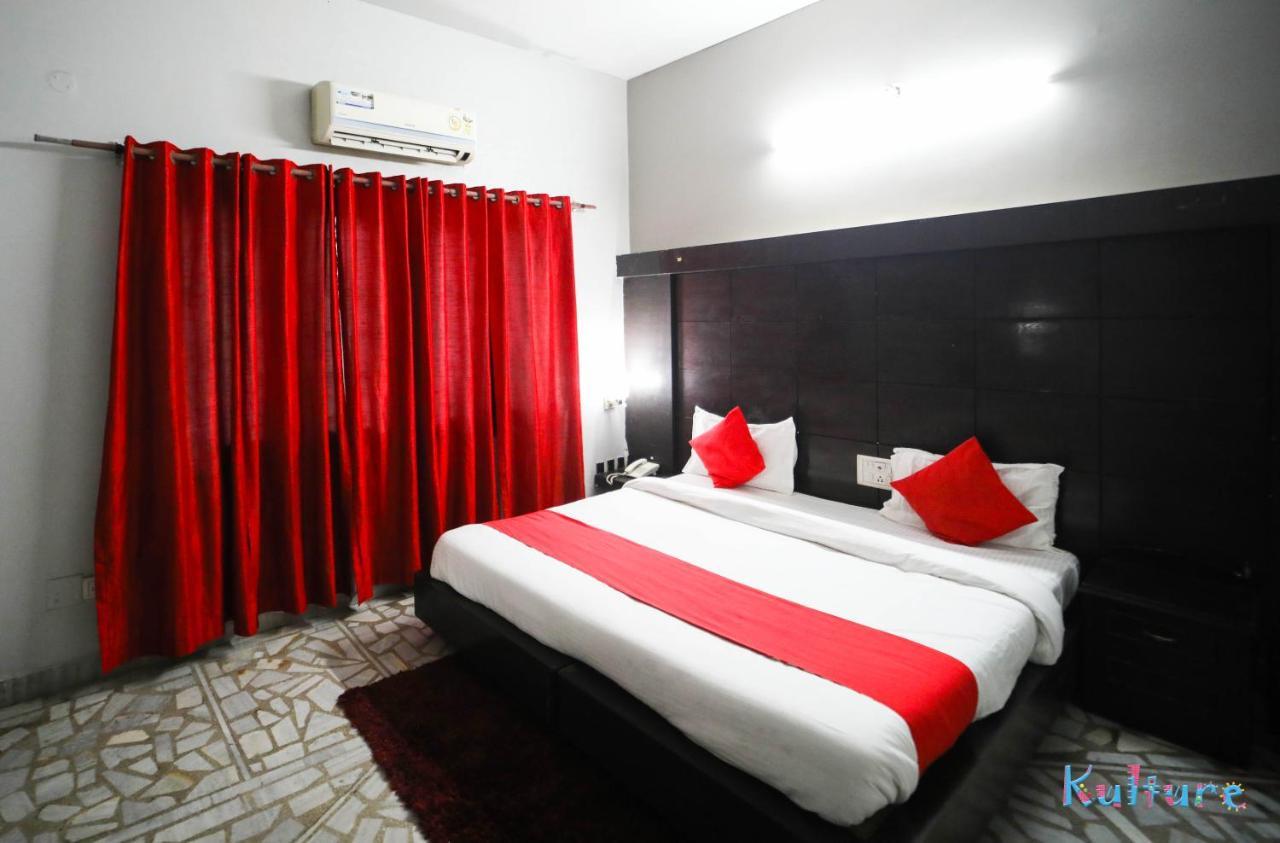 Oyo 38042 The Residency Inn