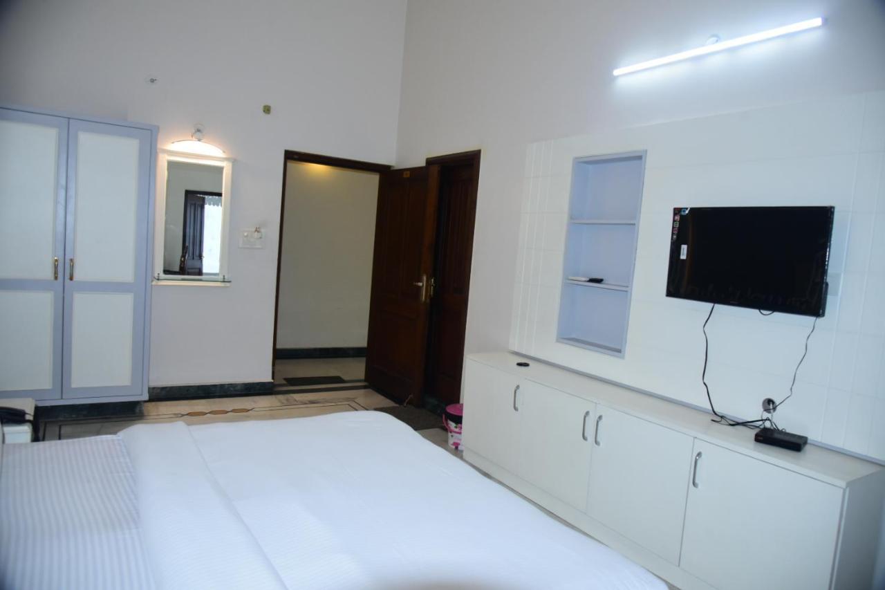 Hotel Shakuntala Palace 4*
