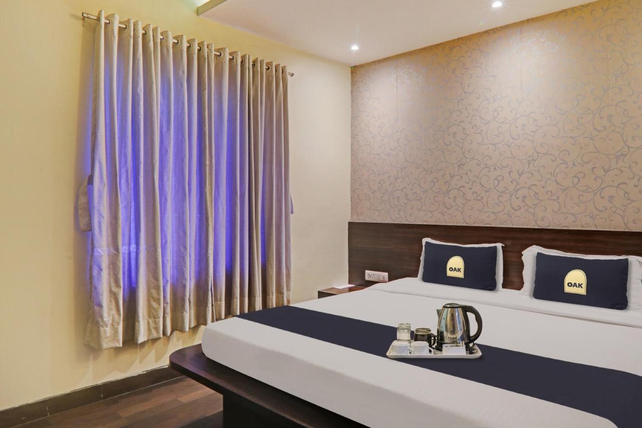 Townhouse Oak Shelter Hotel