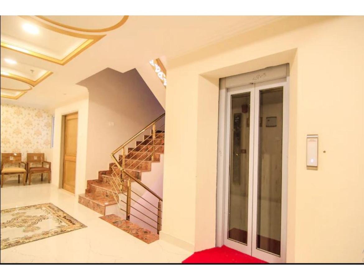 Galaxy Grand, Homestay