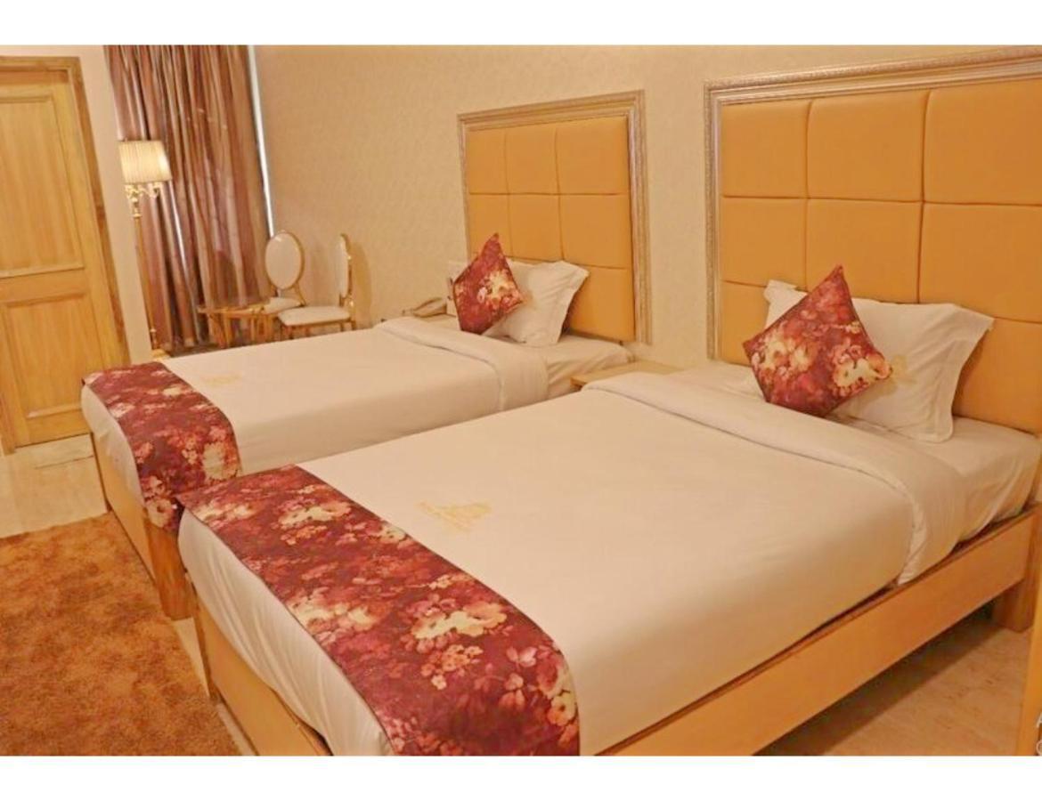 Galaxy Grand, Homestay Lucknow