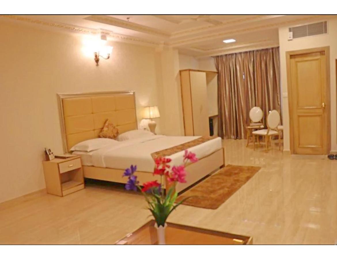 Galaxy Grand, Lucknow