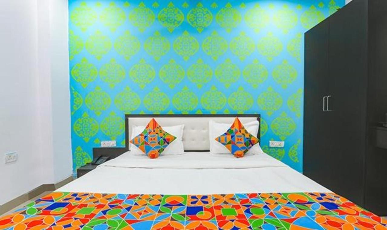 Hotel Fabexpress Happy