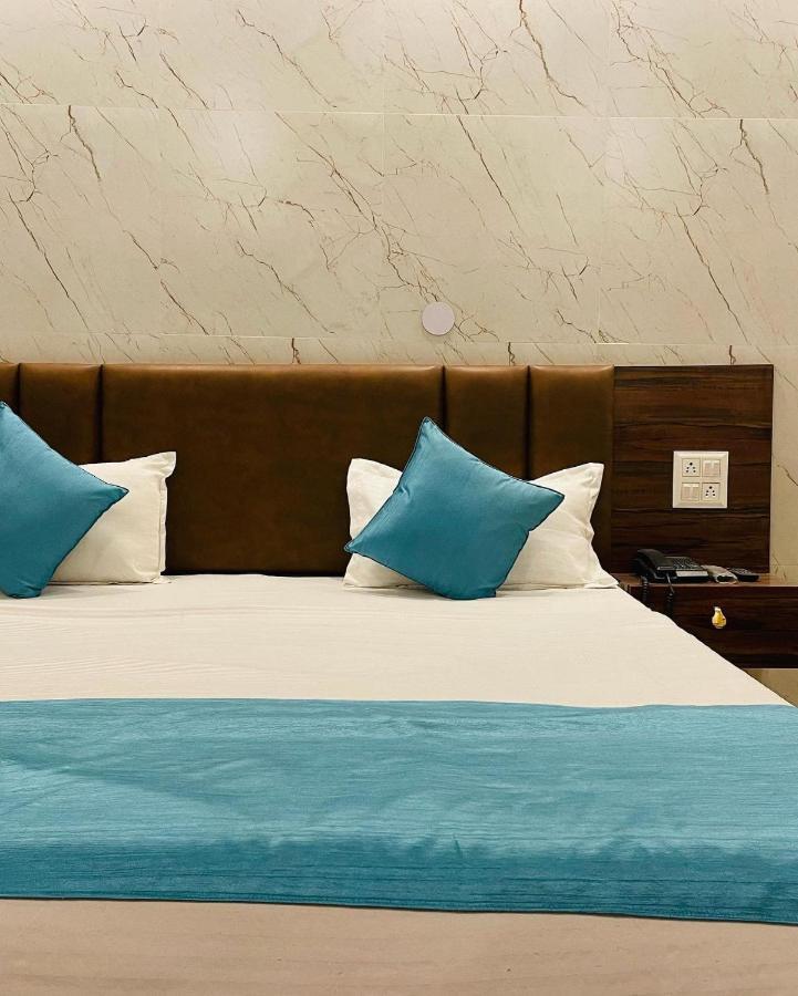 Dileep42 Hotel 3*