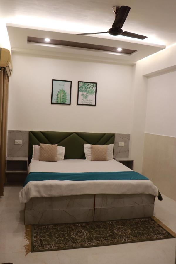 Dileep42 Hotel 3*