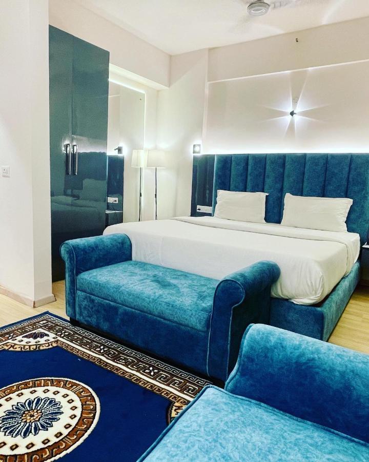 Aparthotel Neel Skye - Couple Friendly - Dlf My Pad, Gomtinagar , Lucknow