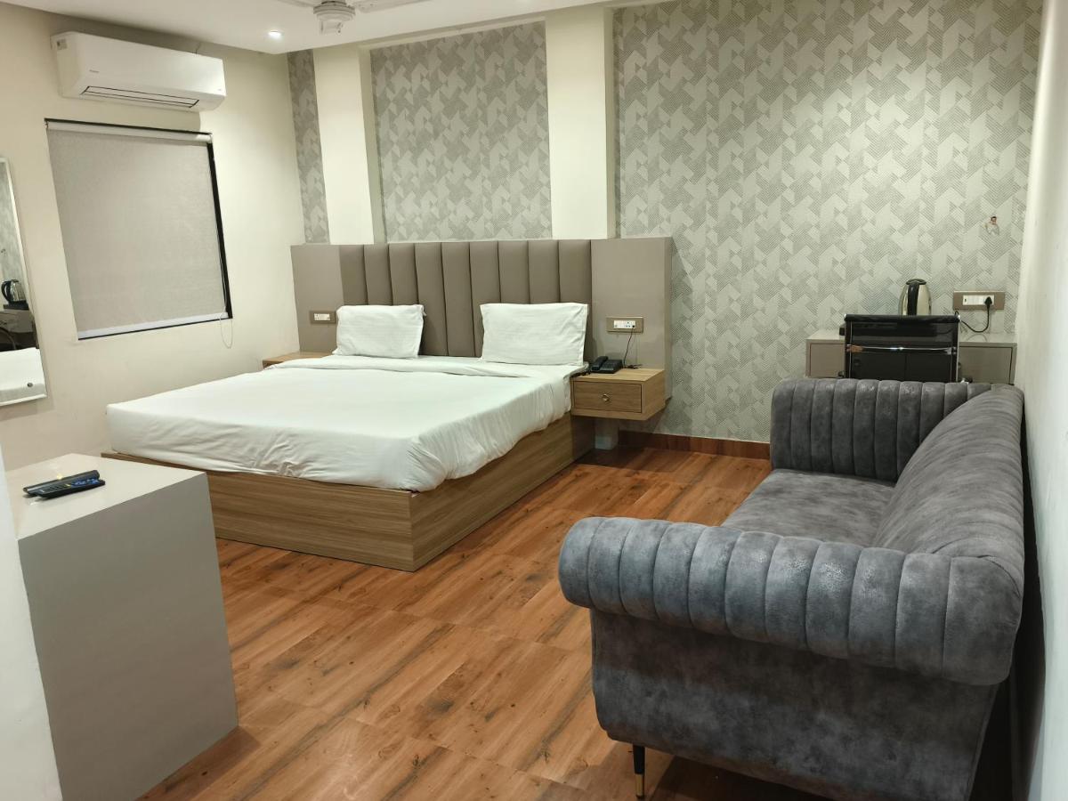 Hotel Sharma Regency Lucknow