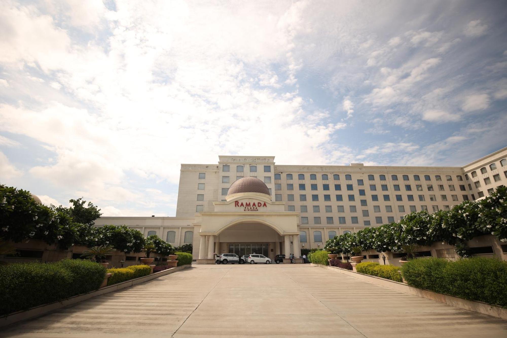 Ramada Plaza By Wyndham 5*