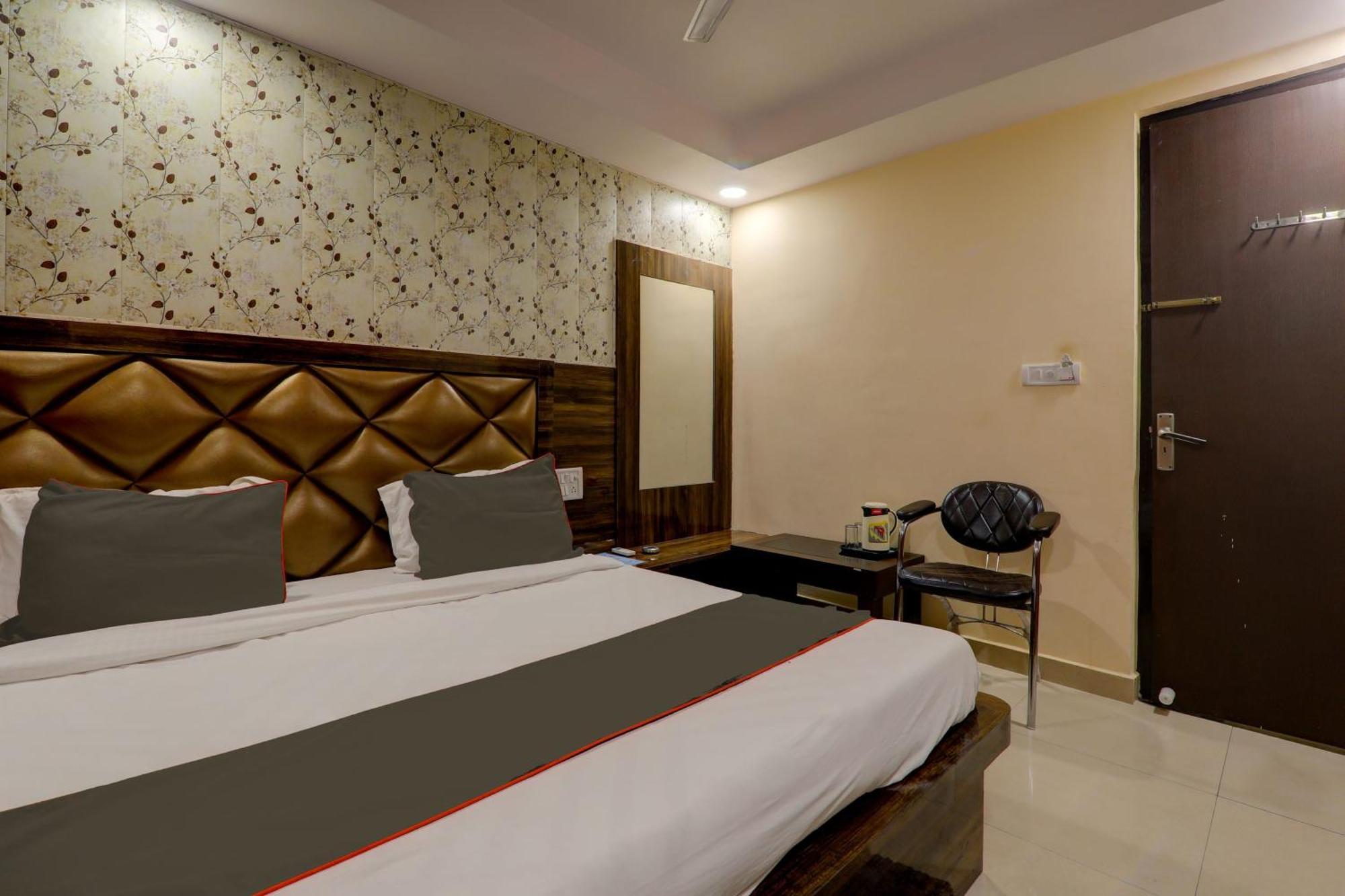 Hotel Super Oyo Flagship Crystal